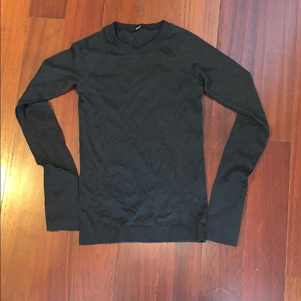 Lululemon running top